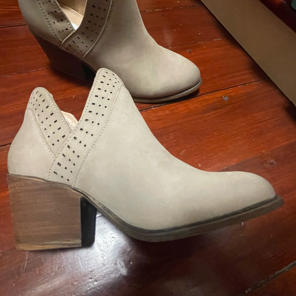 Steve Madden Booties 6.5 NEW